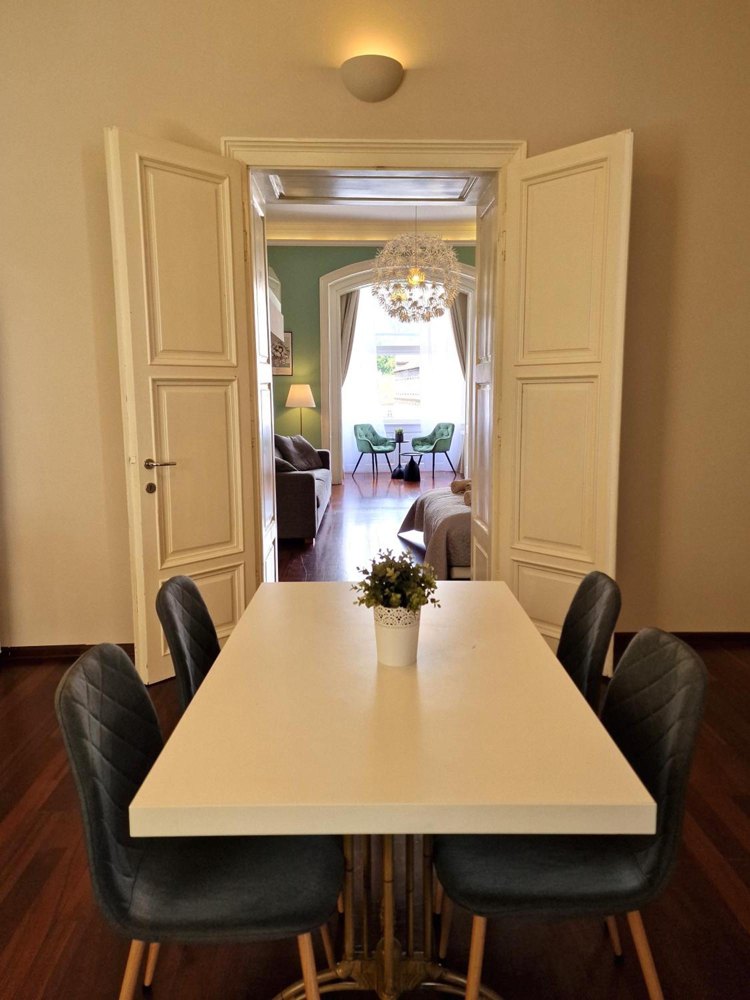 Apartment Exclusive View Cvjetni Trg Zagreb Exterior photo